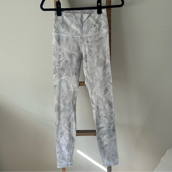 Lululemon Wunder Under High-Rise Tight 28" *Full-On Luxtreme, 4, jasmine white - Picture 3 of 5